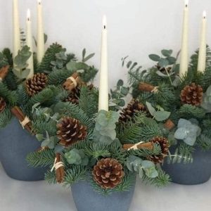Aranjament masă cu eucalipt brad și scorțișoară